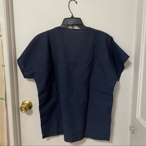 Scrub tops (bundle) - Picture 6 of 6